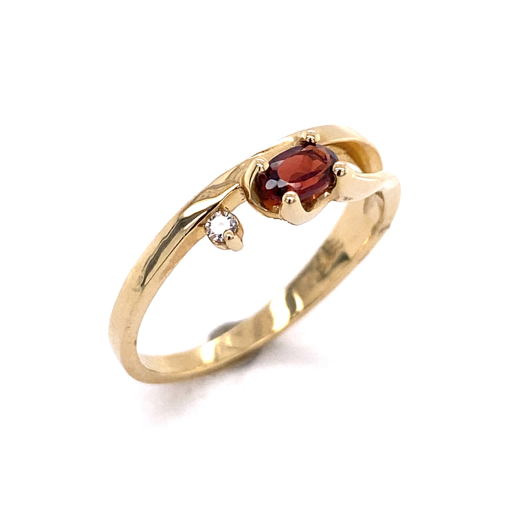 Beautiful Garnet Birthstone Ring 200-1195