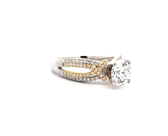 Stunning New Engagement Ring 100-802